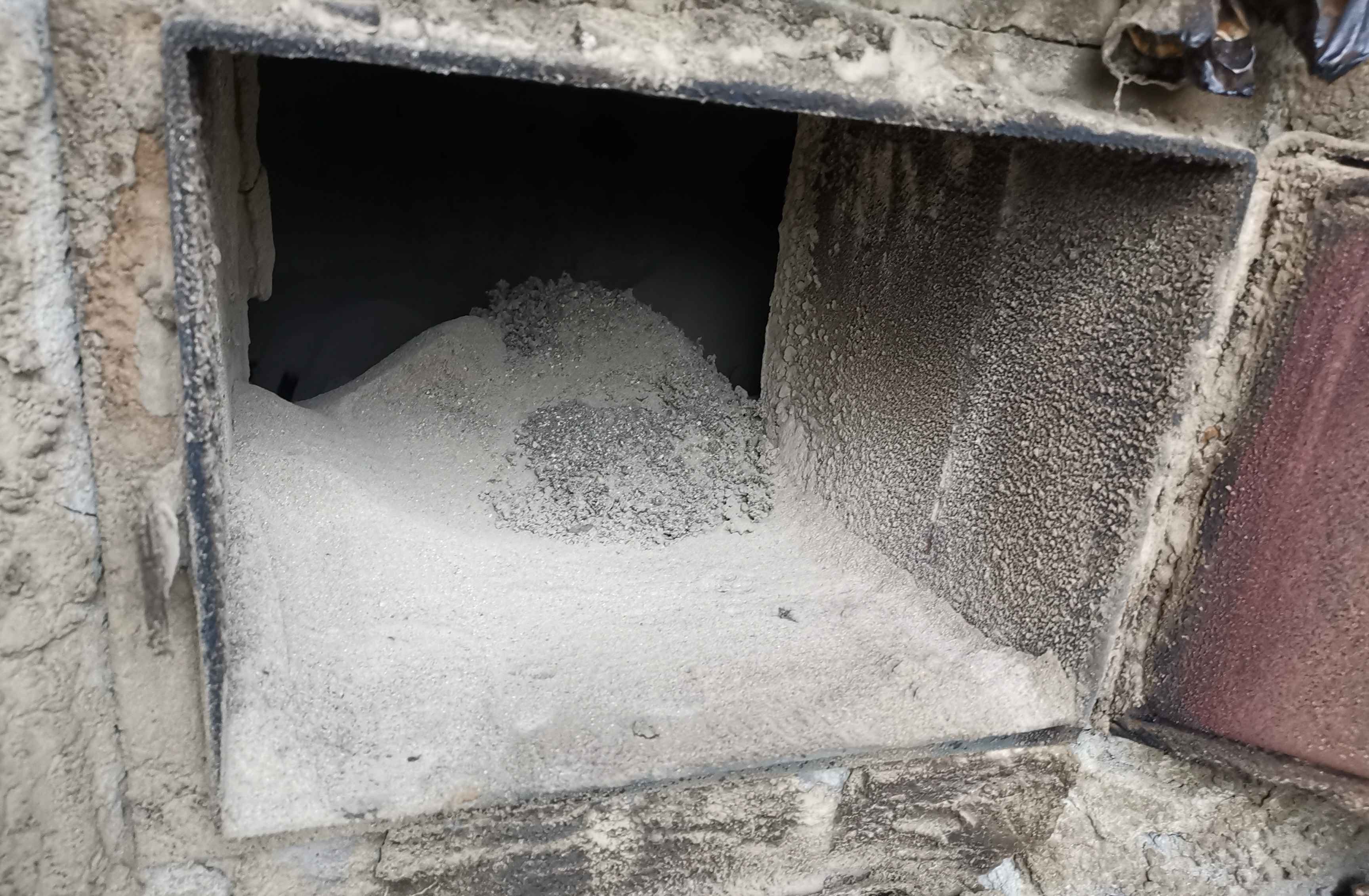顆粒燃燒機(jī)哪家好？寶秸燃燒機(jī)不結(jié)焦，自動(dòng)排渣，不黏堵
